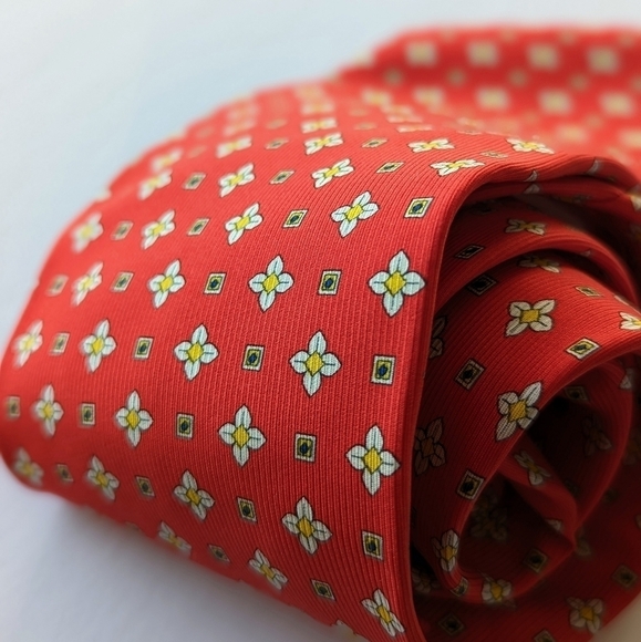 Palais de Doges Ribbed Floral Medallion Silk Tie - Red, Yellow, White 57" - Picture 3 of 7